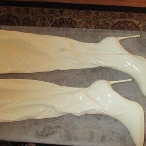 Beautiful Shoedazzle White Patent High Heeled Boots. Size 12. 4.5" Heel.